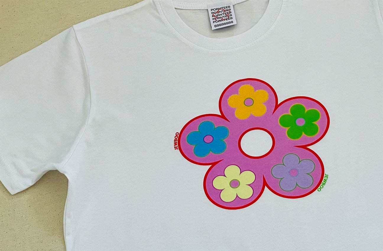 CLASSIC FLOWER WHITE TEE