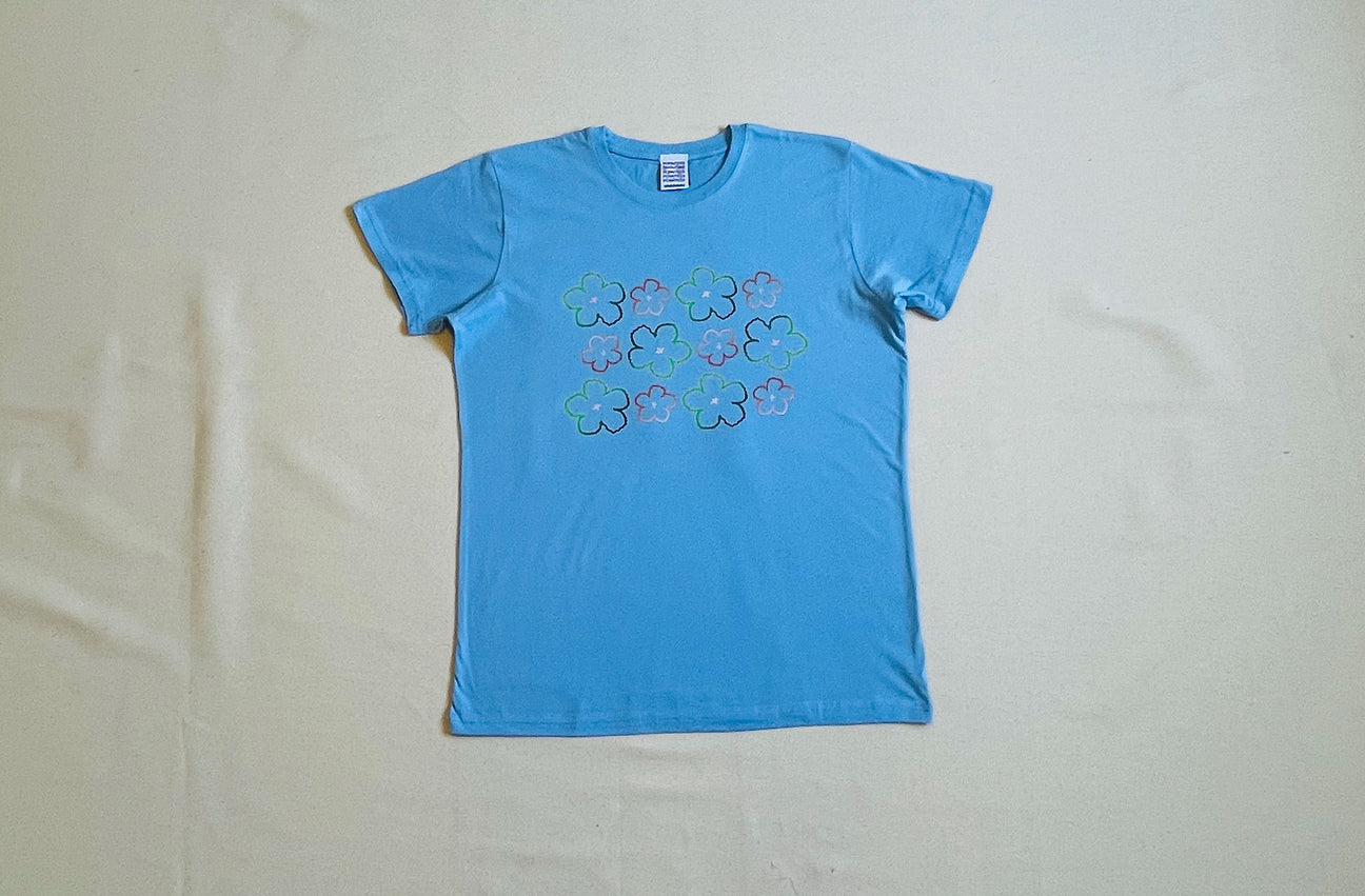 HIBISCUS FIELD BLUE TEE