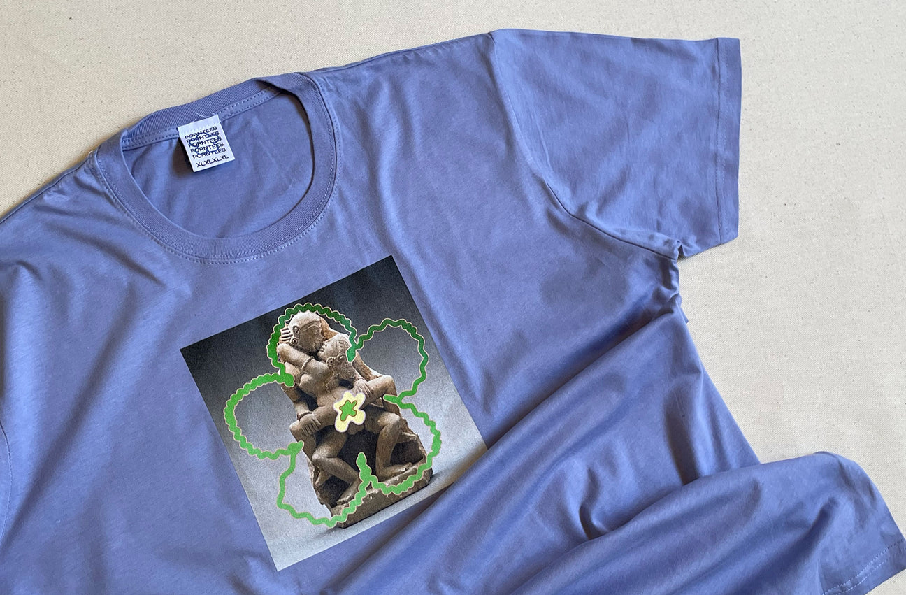 EROTIC STATUE LAVENDER TEE