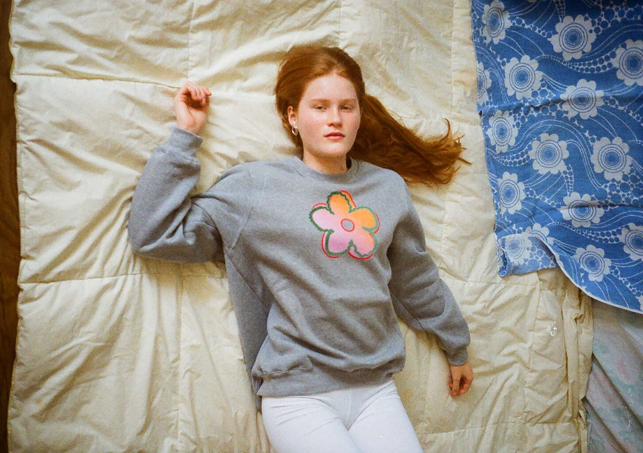 SUNSET FLOWER HEATHER GREY SWEATSHIRT