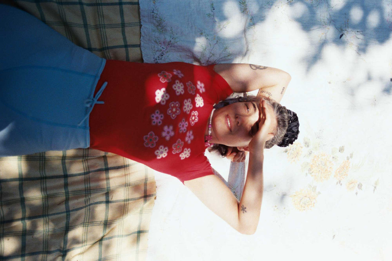 FLOWER FIELD RED TEE